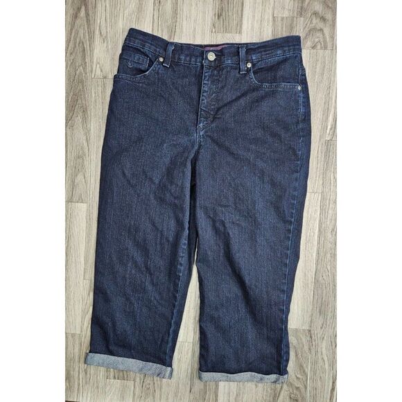 (3/$35) Gloria Vanderbilt Size 6 Pockets Amanda Cuffed Denim Blue Jean Capris - Picture 1 of 12